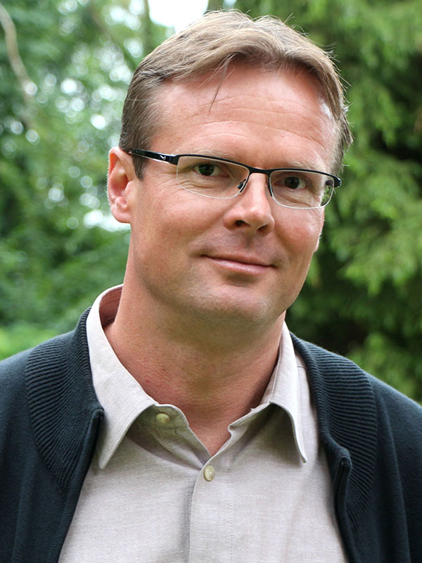 Dr. Rafaël Schneider